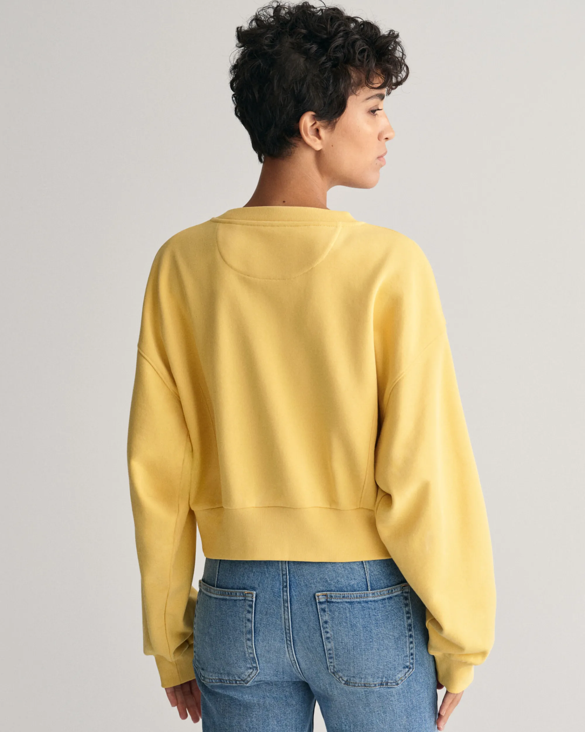 Crest Graphic Crew Neck Sweatshirt