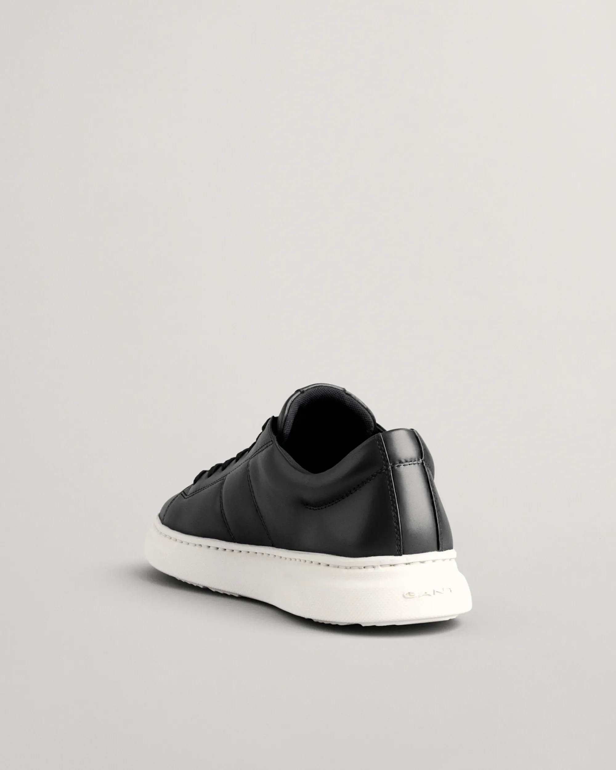 Joree Sneakers