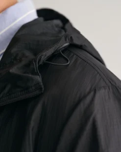 Packable Lightweight Windbreaker