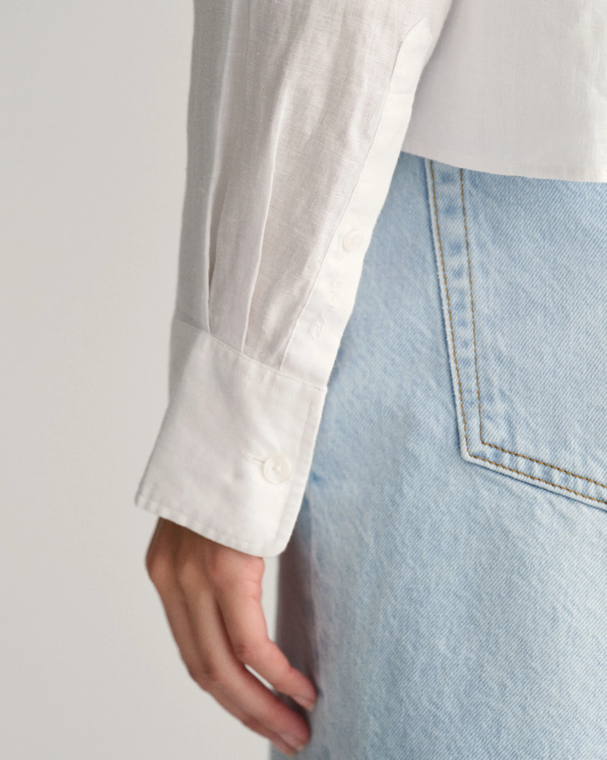 Relaxed Fit Cropped Linen Shirt