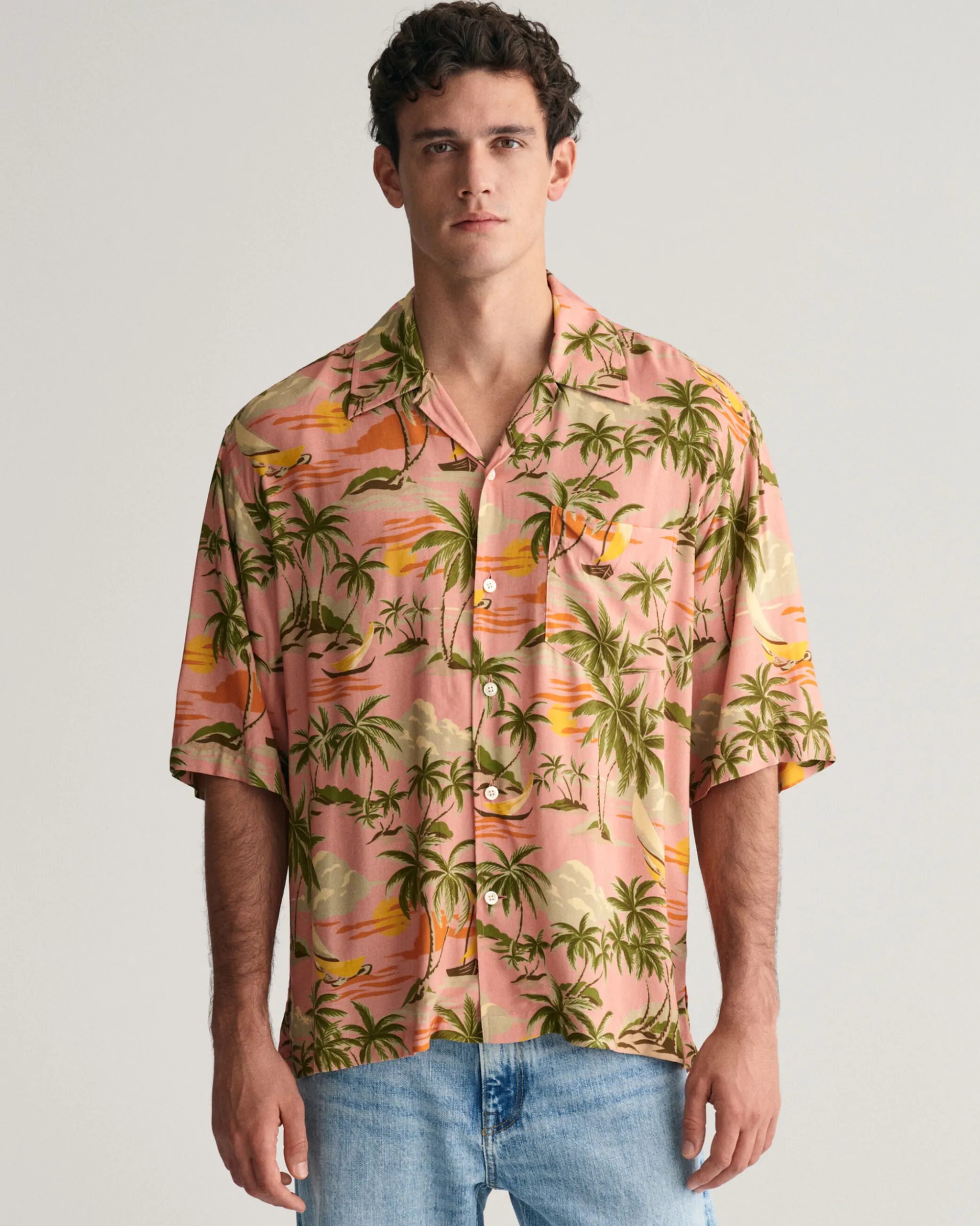 Relaxed Fit Hawaiian Print Short Sleeve Shirt