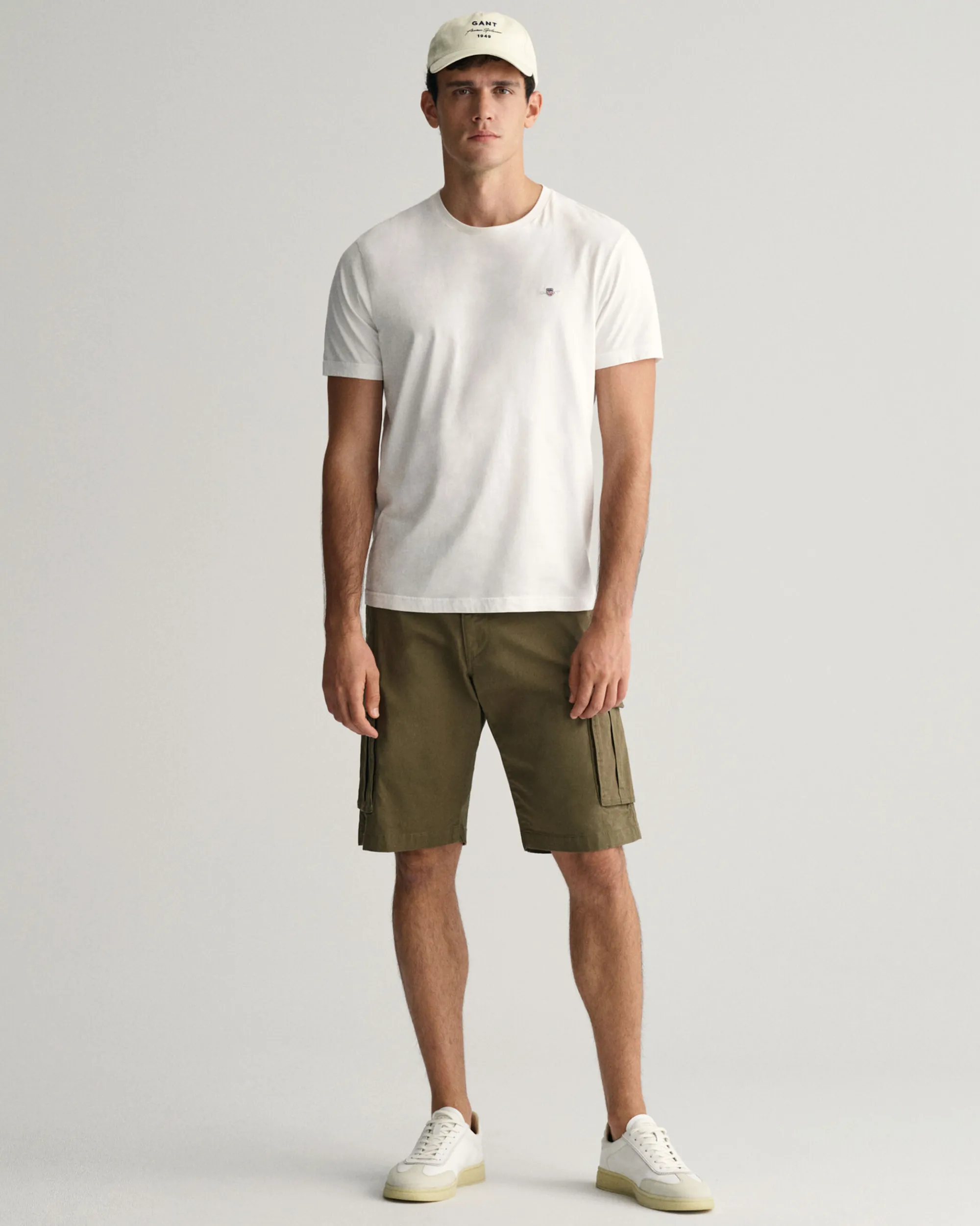 Relaxed Fit Twill Cargo Shorts