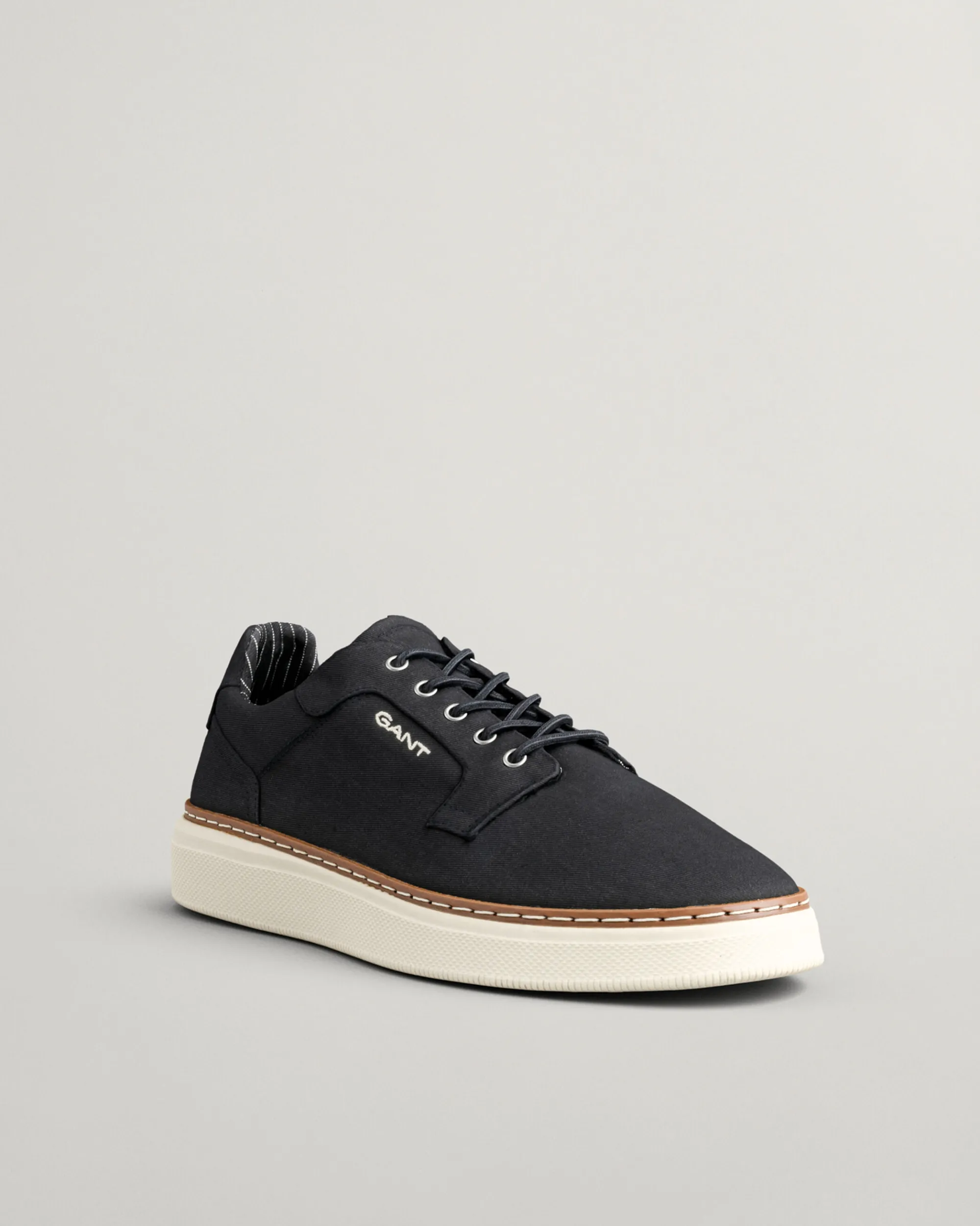 San Prep Sneakers