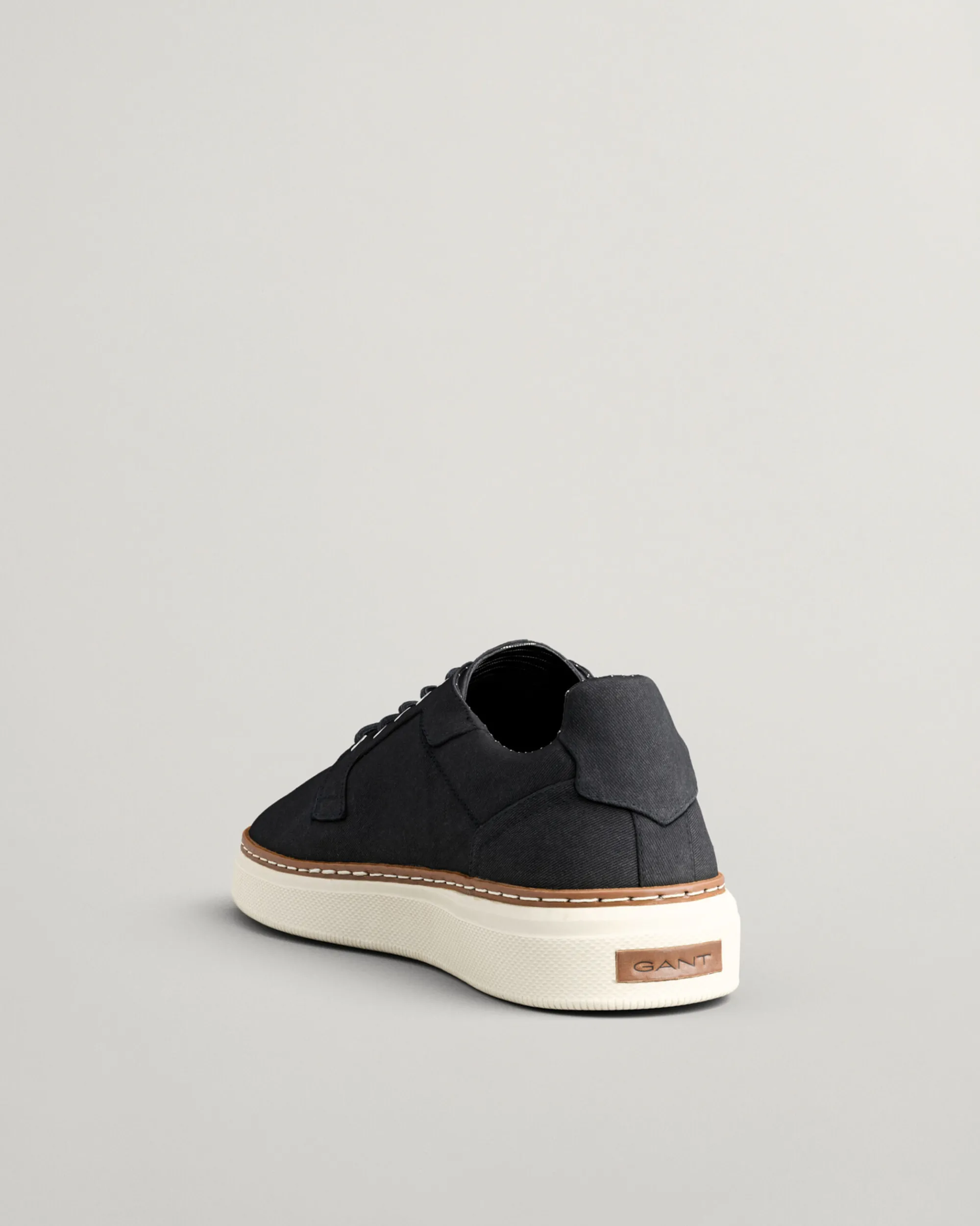 San Prep Sneakers