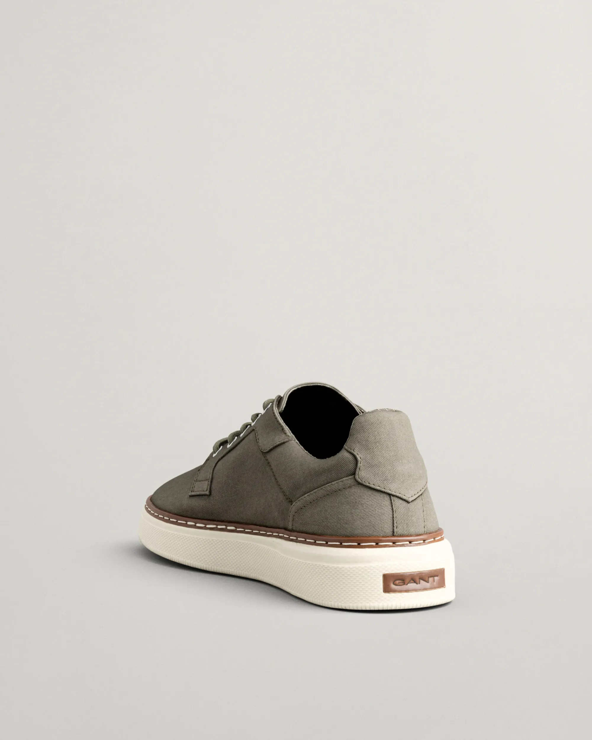 San Prep Sneakers