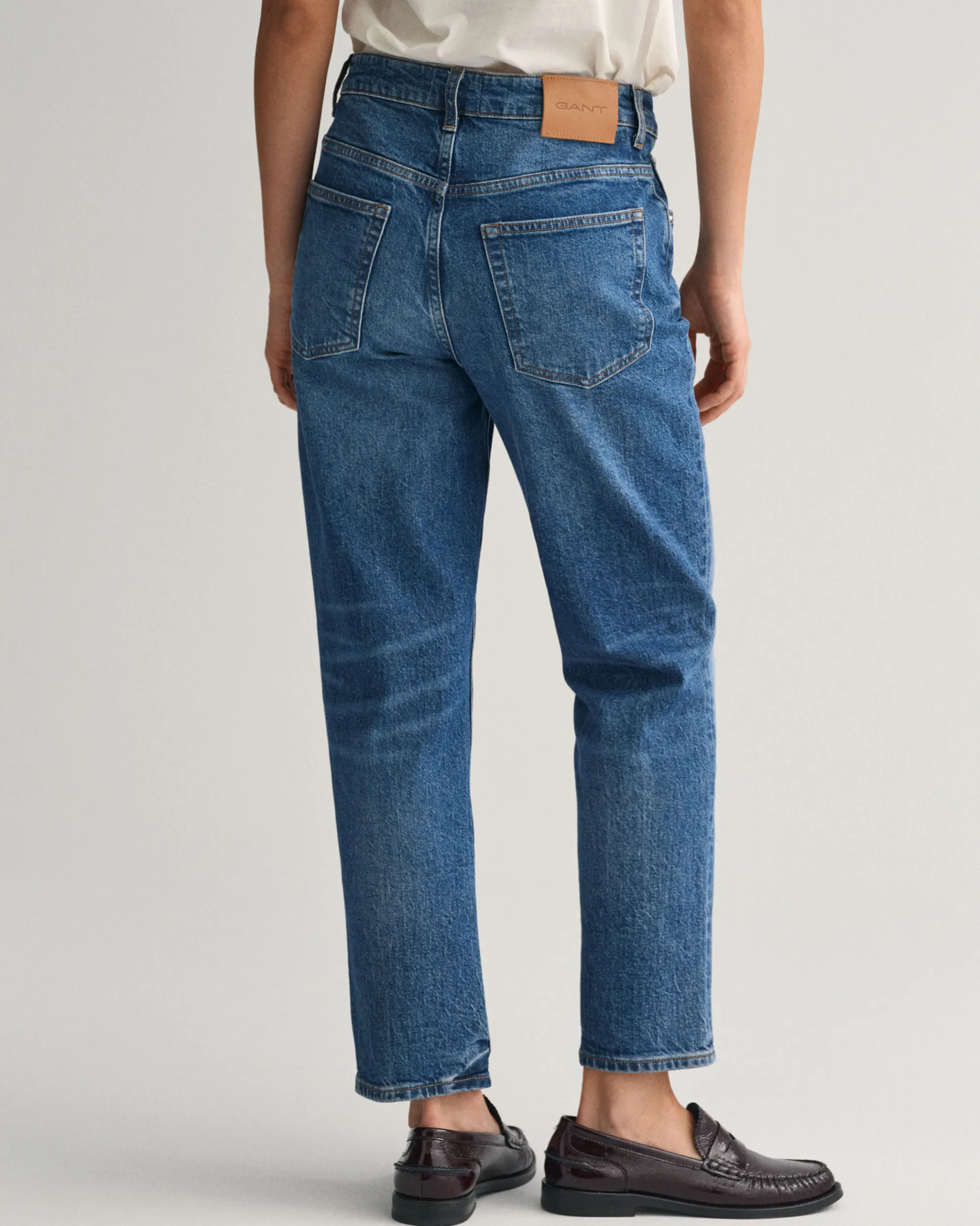 Straight Leg Cropped Jeans